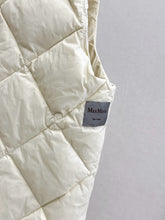 Load image into Gallery viewer, The Cube Gilet

