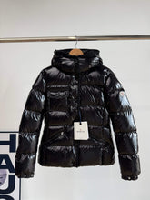 Load image into Gallery viewer, Glareins Jacket
