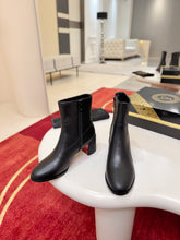 Load image into Gallery viewer, Leather Boots
