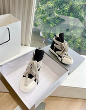 Load image into Gallery viewer, Hexa Trainers
