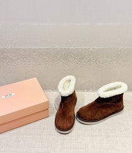 Load image into Gallery viewer, Shearling Boots
