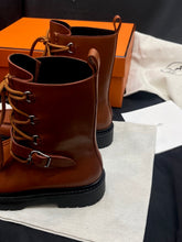 Load image into Gallery viewer, Land Boots
