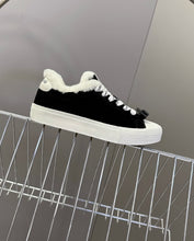 Load image into Gallery viewer, Shearling Trainers
