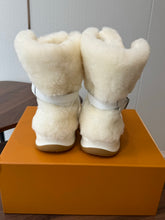 Load image into Gallery viewer, Fur Trainer Boots

