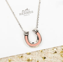 Load image into Gallery viewer, Horseshoe Necklace
