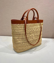 Load image into Gallery viewer, Raffia Tote

