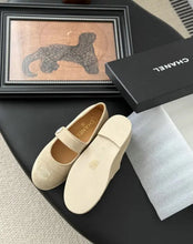 Load image into Gallery viewer, CC Pumps
