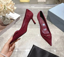 Load image into Gallery viewer, Suede Pumps
