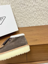 Load image into Gallery viewer, Shearling Boots
