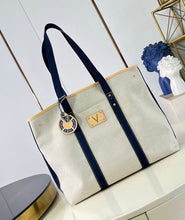 Load image into Gallery viewer, Escale Bag
