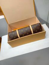 Load image into Gallery viewer, Squire Bag

