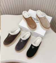 Load image into Gallery viewer, Fur Slippers
