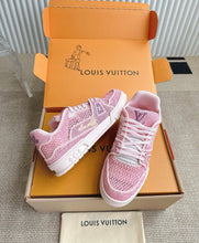 Load image into Gallery viewer, Logo Trainers
