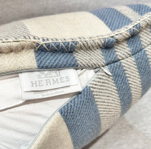 Load image into Gallery viewer, Wool Cushion
