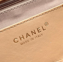 Load image into Gallery viewer, Suede Flap Bag
