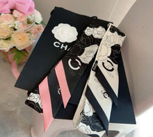 Load image into Gallery viewer, Silk Twilly Scarf
