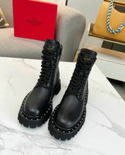 Load image into Gallery viewer, Rockstud Boots
