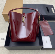 Load image into Gallery viewer, Le 37
