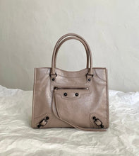 Load image into Gallery viewer, City Tote
