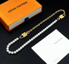 Load image into Gallery viewer, Pearl Necklace
