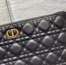 Load image into Gallery viewer, Montaigne Clutch
