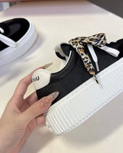 Load image into Gallery viewer, Platform Trainers
