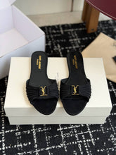 Load image into Gallery viewer, Suede Sandals
