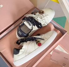 Load image into Gallery viewer, Logo Trainers
