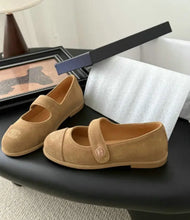 Load image into Gallery viewer, CC Pumps
