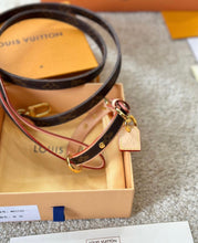 Load image into Gallery viewer, Dog Collar &amp; Lead
