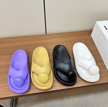 Load image into Gallery viewer, Pebble Sandals
