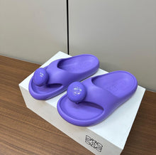 Load image into Gallery viewer, Pebble Sandals
