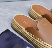 Load image into Gallery viewer, Leather Mules
