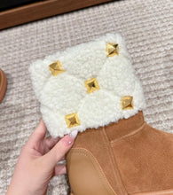 Load image into Gallery viewer, Rockstud Boots
