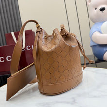 Load image into Gallery viewer, Venice Small Bucket Bag
