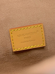Camille Pochette