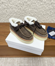 Load image into Gallery viewer, Shearling Boots
