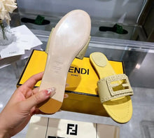 Load image into Gallery viewer, Baguette Sandals
