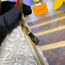 Load image into Gallery viewer, Hills Pochette
