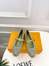 Load image into Gallery viewer, Romy Flats
