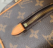 Load image into Gallery viewer, Cargo Toiletry Bag
