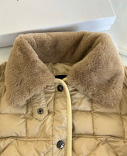Load image into Gallery viewer, Cygne Jacket
