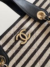 Load image into Gallery viewer, Deauville Tote
