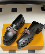 Load image into Gallery viewer, District Loafers
