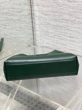 Load image into Gallery viewer, Medium Bow Bag
