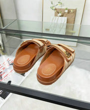 Load image into Gallery viewer, GG Sandals
