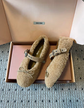 Load image into Gallery viewer, Shearling Ballerinas
