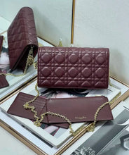 Load image into Gallery viewer, Lady D Clutch
