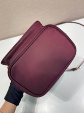 Load image into Gallery viewer, Duet Bucket Bag

