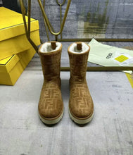 Load image into Gallery viewer, Logo Boots
